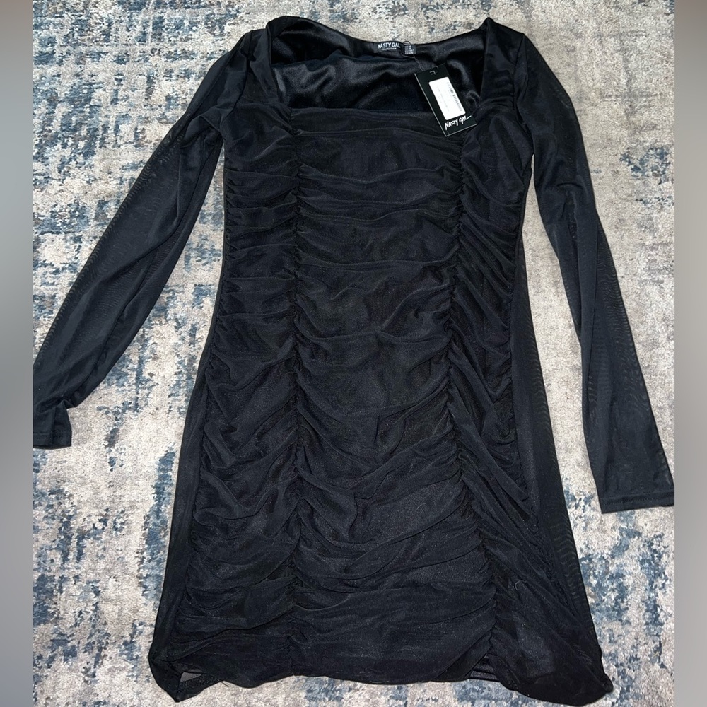 Black bodycon dress